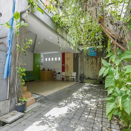 Oyo 3852 Valomia Guest House Denpasar Eksteriør billede